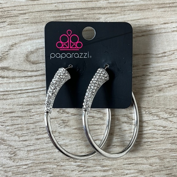 NWT Winter Ice White Silver Hoop Earrings - Picture 2 of 3